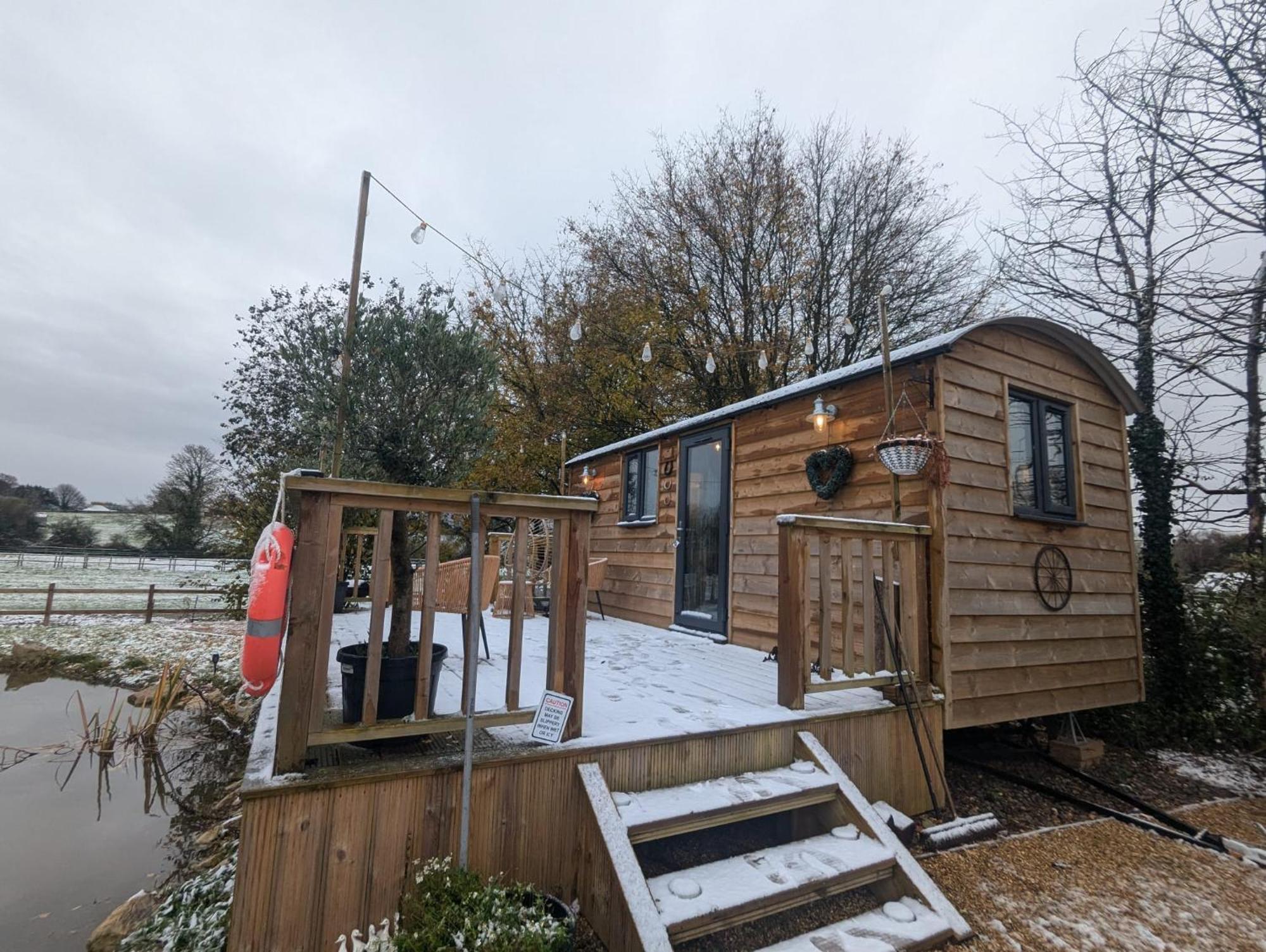 Rusty Duck Retreat Shepherds Hut Shedfield Экстерьер фото
